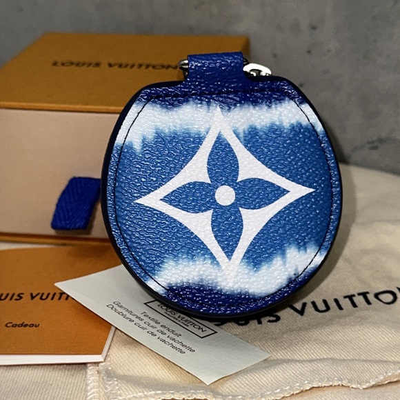 Louis Vuitton monogram giant escale pouch case purse charm key chain coin holder - Picture 3 of 12